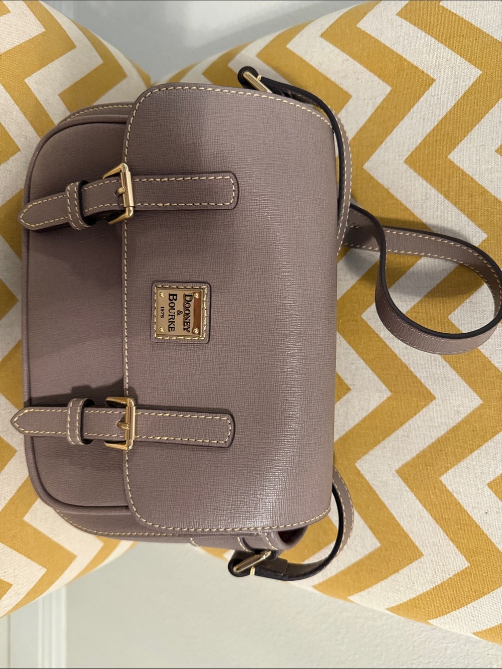 NWOT Dooney & Bourke Taupe Saffiano Leather Small Safari Crossbody Bag.